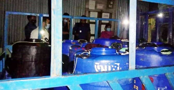 ভোলায় ১০ লাখ টাকার বাগদা রেণু জব্দ