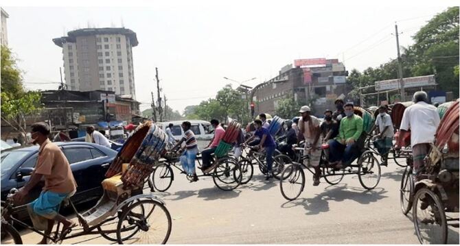 মার্কেট-শপিংমল খোলা, কার্যত অকার্যকর লকডাউন