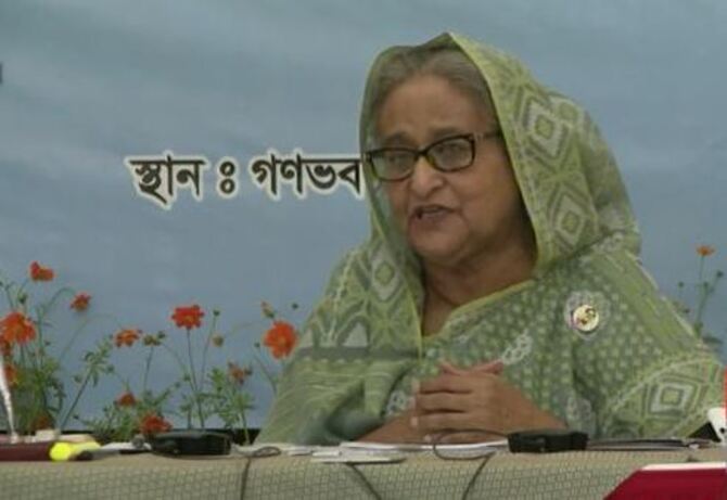 ভ্যাকসিনকে সর্বজনীন ঘোষণা করা উচিত: প্রধানমন্ত্রী