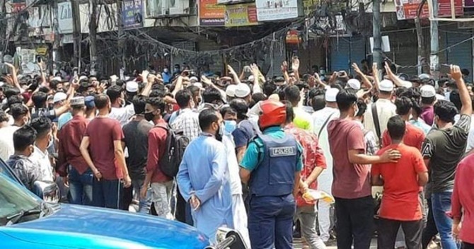 দোকান খোলার দাবিতে আজও রাস্তায় ব্যবসায়ীরা