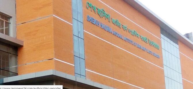 মাসহ পরিবারের ৫ সদস্যকে এসিডে ঝলসে দিলেন মাদকসেবী ছেলে