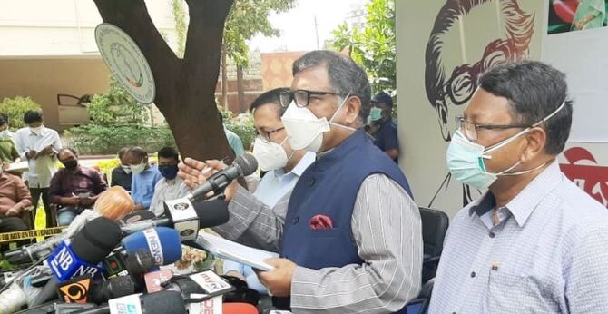 আমরা শুধু ভারতের টিকার ওপর নির্ভর করে বসে নেই : স্বাস্থ্যমন্ত্রী