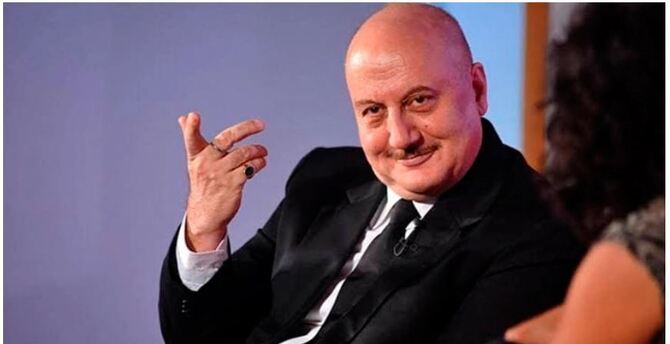 রেলস্টেশনে রাত কাটানো অসহায় সেই যুবকই আজকের অনুপম খের