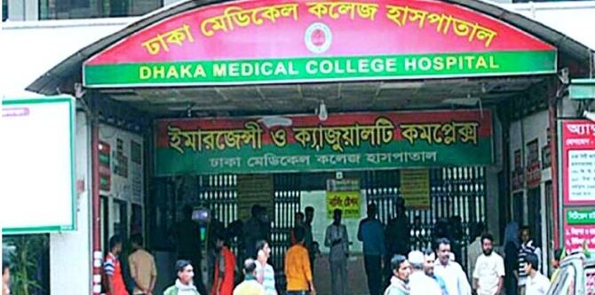 রাজধানীতে নির্মাণাধীন ভবন থেকে ইট পড়ে পথচারীর মৃত্যু