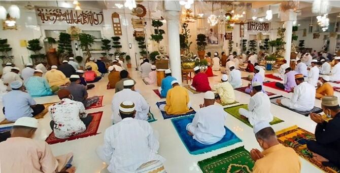 ঈদগাহে নয়, এবারও ঈদের জামাত মসজিদে