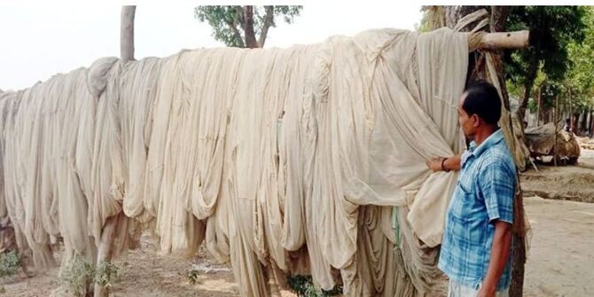 নদী শুকিয়ে যাওয়ায় কর্মহীন খোকসার সহস্রাধিক জেলে