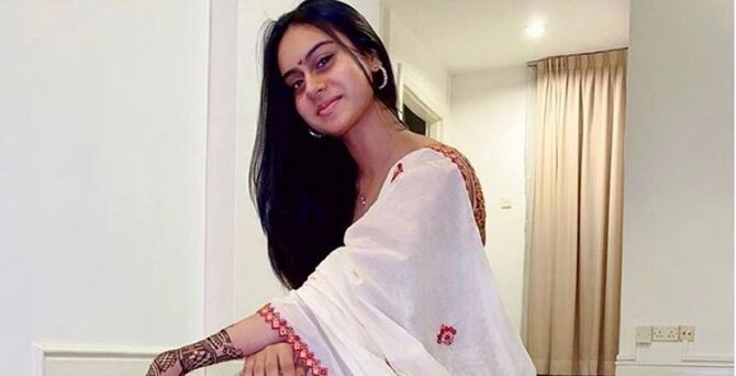 মায়ের ছবির গানে নেচে ভাইরাল কাজলের মেয়ে নাইসা