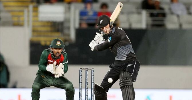 বাংলাদেশের ফিল্ডারদের বদান্যতায় ১০ ওভারে কিউইদের ১৪১