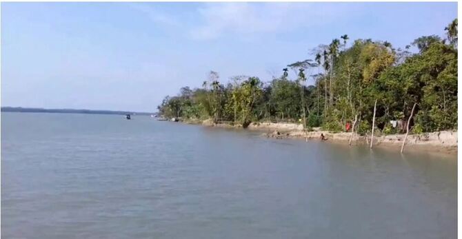 ঝালকাঠিতে নদীর পানি হঠাৎ লবণাক্ত, চিন্তায় বাসিন্দারা