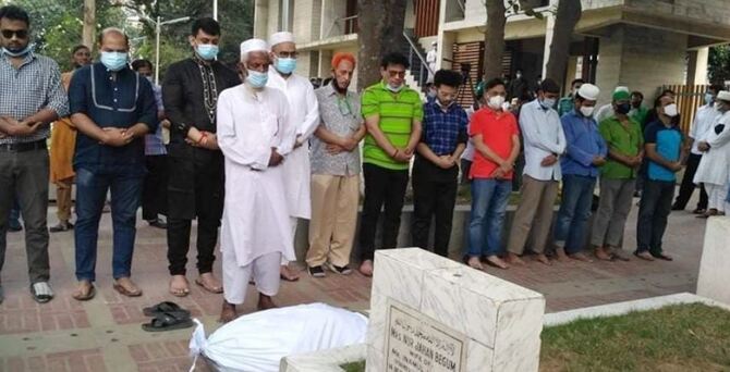 নায়ক ওয়াসিমের দাফন সম্পন্ন