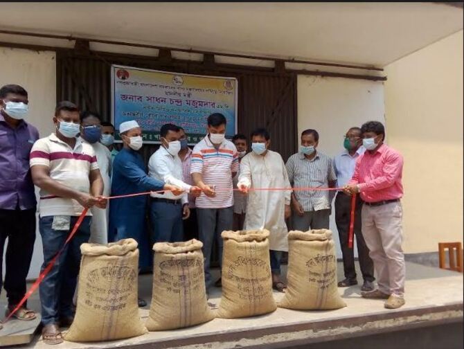 হিলিতে ধান-গম ক্রয়ের উদ্বোধন