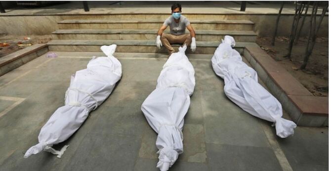 ভারতে চাপা পড়ছে হাজারও মৃত্যুর খবর, বাড়িতে মরলে হিসাবই নেই