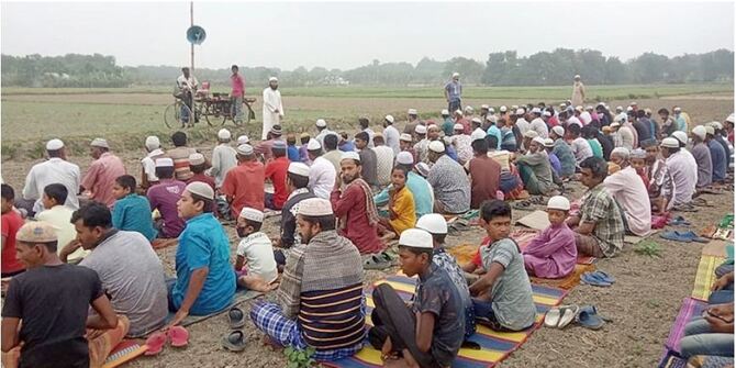 ঝিনাইদহে বৃষ্টির জন্য বিশেষ নামাজ