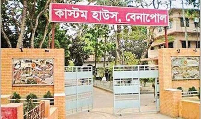 বেনাপোলে করোনা ঝুকিতে বন্দর ও কাস্টমস