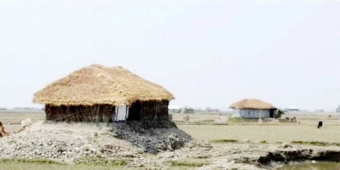 চরবালুয়া দ্বীপ যেন নোয়াখালীর ‘ছিটমহল’