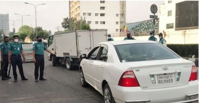 জরুরি সেবার তালিকা প্রকাশ করে সব বন্ধ রাখার পরামর্শ