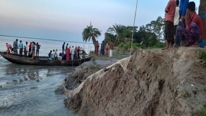 তেঁতুলিয়া নদী ভাঙনে ভিটেমাটিহীন কয়েকশ পরিবার