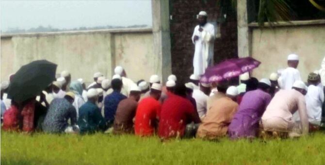 রামপালে বৃষ্টির জন্য নামাজ-দোয়া