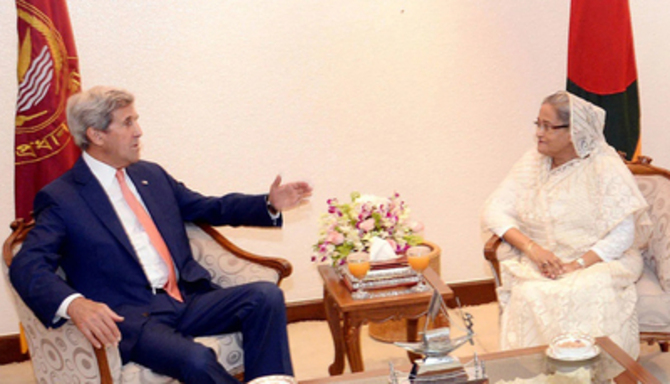 প্রধানমন্ত্রীকে আমন্ত্রণ জানাতে আসছেন জন কেরি