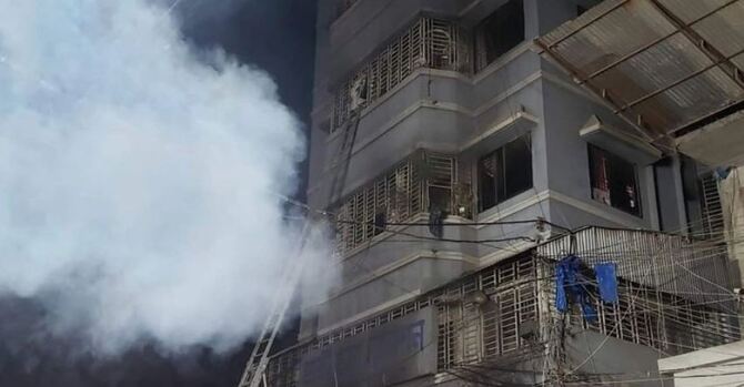 কেমিক্যাল গোডাউনের আগুনে প্রাণ গেল আরও একজনের