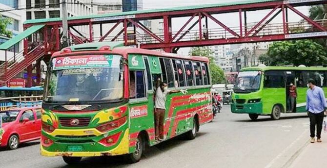 রাস্তা পারের সময় নীলক্ষেতে বাসের ধাক্কায় বৃদ্ধ নিহত
