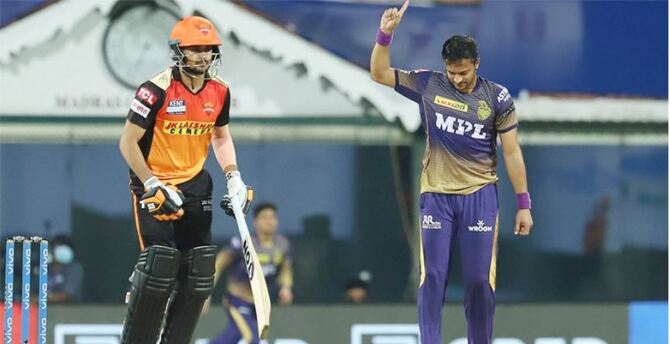 উইকেট পেলেন সাকিব, হায়দরাবাদকে হারিয়ে শুরু কেকেআরের