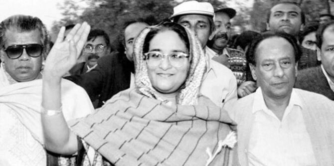 শেখ হাসিনার স্বদেশ প্রত্যাবর্তন দিবস আজ
