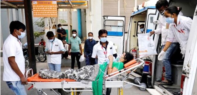 দৈনিক সংক্রমণ ২ লাখের নিচে নামল ভারতে