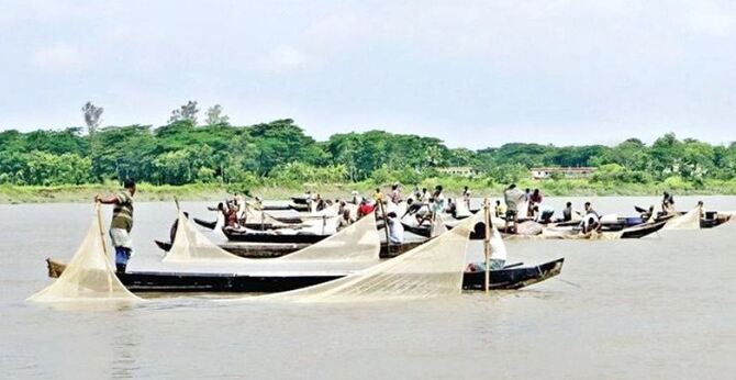 ঘূর্ণিঝড় ইয়াস চলাকালীন হালদায় ডিম ছাড়বে না মা মাছ