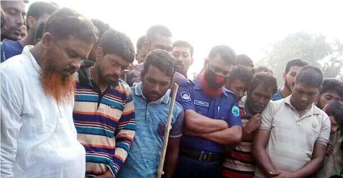 নওগাঁয় গলাকাটা মরদেহ উদ্ধার