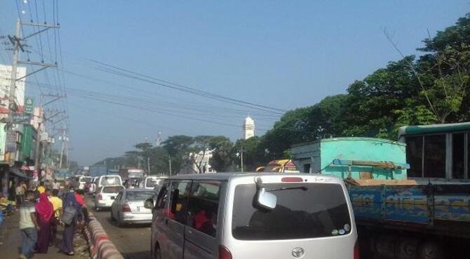 ঢাকা-আরিচা মহাসড়কে দীর্ঘ যানজট