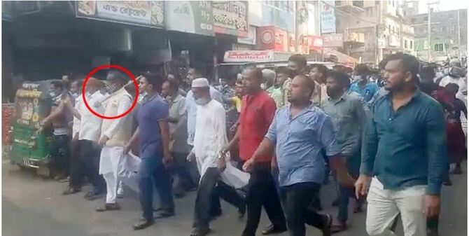 লাঠি হাতে মিছিলে কাদের মির্জা, দিলেন ‘চামড়া তুলে নেয়ার’ স্লোগান