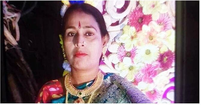 রিকশাযাত্রীর ব্যাগ ধরে টান, ছিটকে পড়ে নারীর মৃত্যু