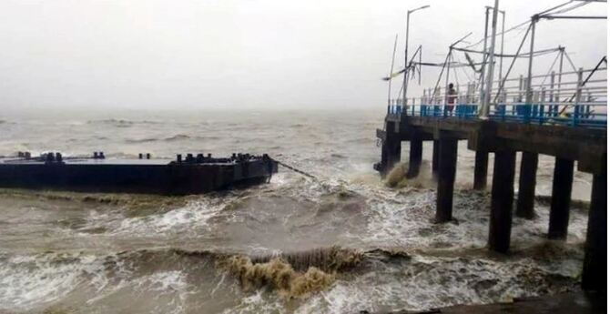 ইয়াসের প্রভাবে দিঘায় প্রবল জলোচ্ছ্বাস