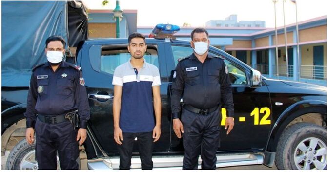 ফেসবুকে স্কুলছাত্রীর অশ্লীল ছবি প্রকাশ, গ্রেফতার যুবক