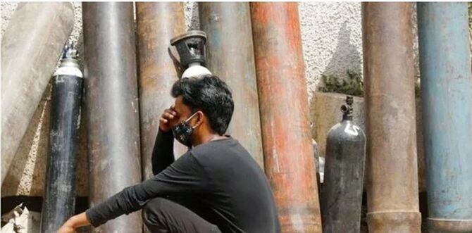 দিল্লিতে অক্সিজেনের অভাবে চিকিৎসকসহ প্রাণ গেল ৮ জনের