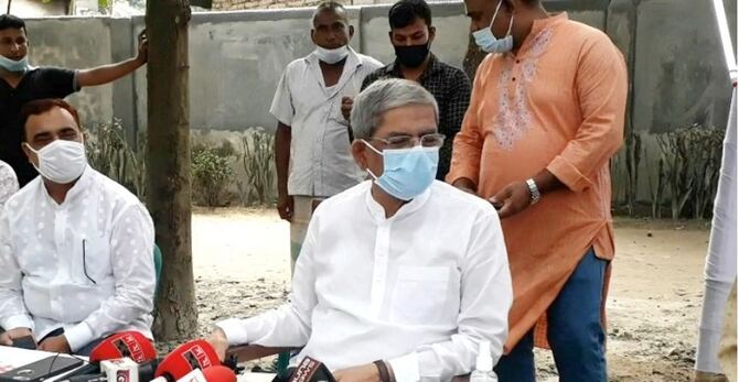 স্বাস্থ্যমন্ত্রীর পদত্যাগ চাইলেন ফখরুল