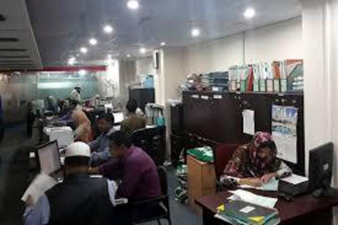 কাল থেকে ঈদের ছুটি, শেষ কর্মদিবস আজ