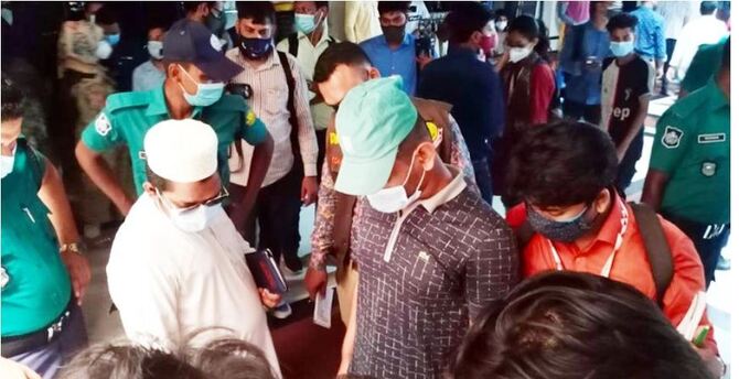 মাস্ক না পরায় বসুন্ধরা সিটির একাধিক ব্যবসায়ীকে জরিমানা