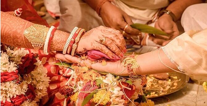 অনুষ্ঠান চলাকালে কনের মৃত্যু, শেষে হবু শ্যালিকাকে বিয়ে