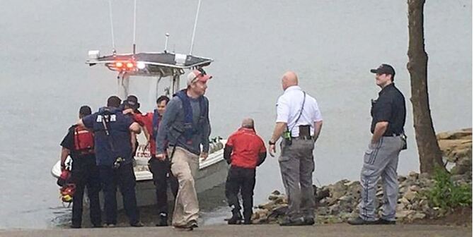 লেকে ভেঙে পড়ল বিমান, ৭ জনের মৃত্যুর শঙ্কা