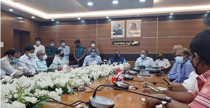২৫ মে থেকে চীনের টিকার প্রথম ডোজ শুরু : স্বাস্থ্যমন্ত্রী