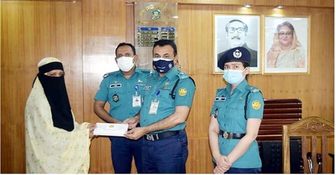 করোনায় মৃত্যুবরণকারী ২ পুলিশ সদস্যের পাশে ডিএমপি