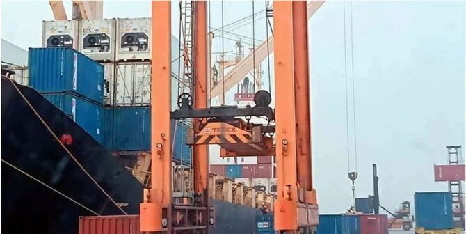 স্বাভাবিক মোংলা বন্দর, পণ্য খালাস শুরু