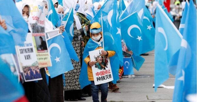 উইঘুর নির্যাতন বন্ধ না হলে চীনা পণ্য বর্জনের ঘোষণা