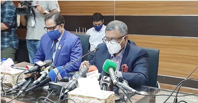 অন্য দেশ থেকে অ্যাস্ট্রাজেনেকার টিকা সংগ্রহের চেষ্টা চলছে