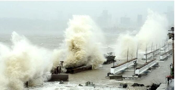 ঘূর্ণিঝড় তাওকতের তাণ্ডবে মহারাষ্ট্রে ৬ জনের মৃত্যু