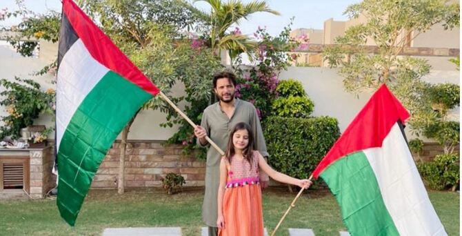 ফিলিস্তিনের পতাকা উড়িয়ে সাহসের বার্তা আফ্রিদির