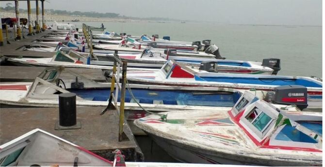 তারপরও স্পিডবোট চলছে পদ্মায়!