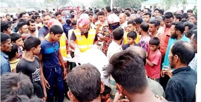 লালমনিরহাটে ট্রাকচাপায় দুই ভ্যানযাত্রী নিহত